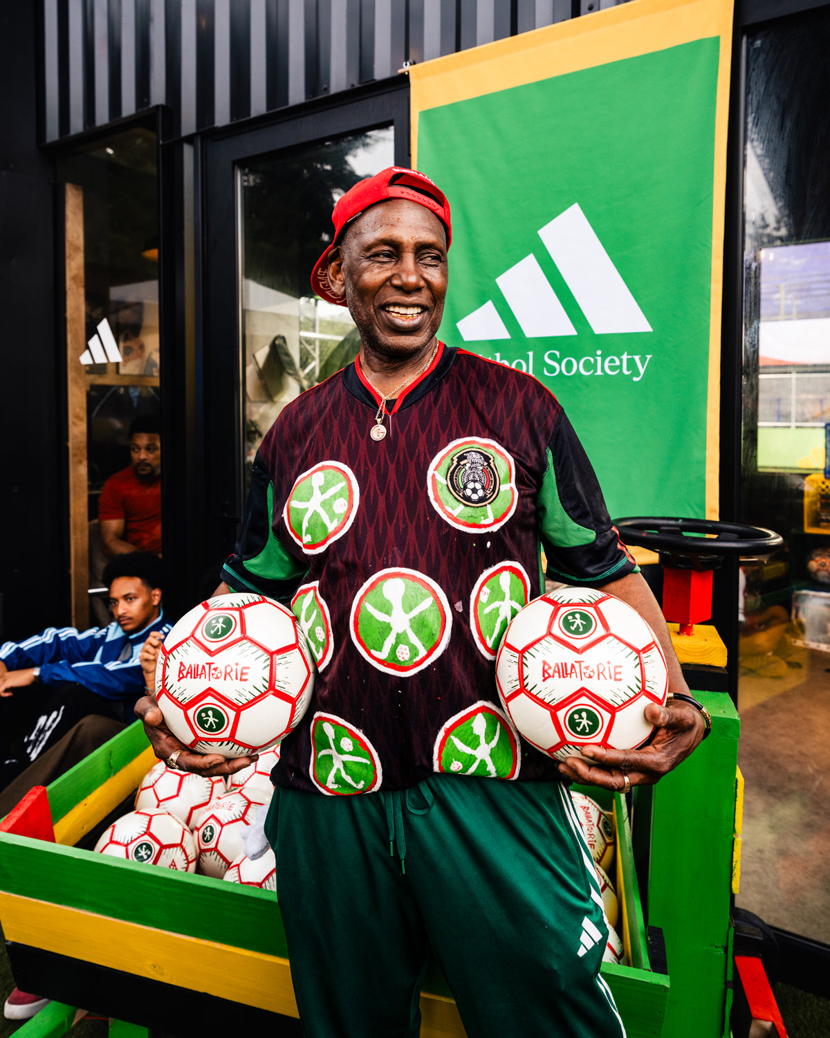 FAMOUS EDDIE'S BALLATORIE soccer ball